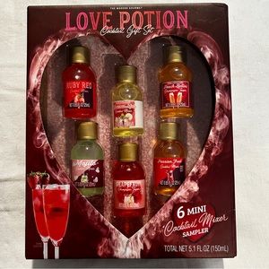 💚5/$30 The Modern Gourmet’s Love Potion Cocktail Gift Set